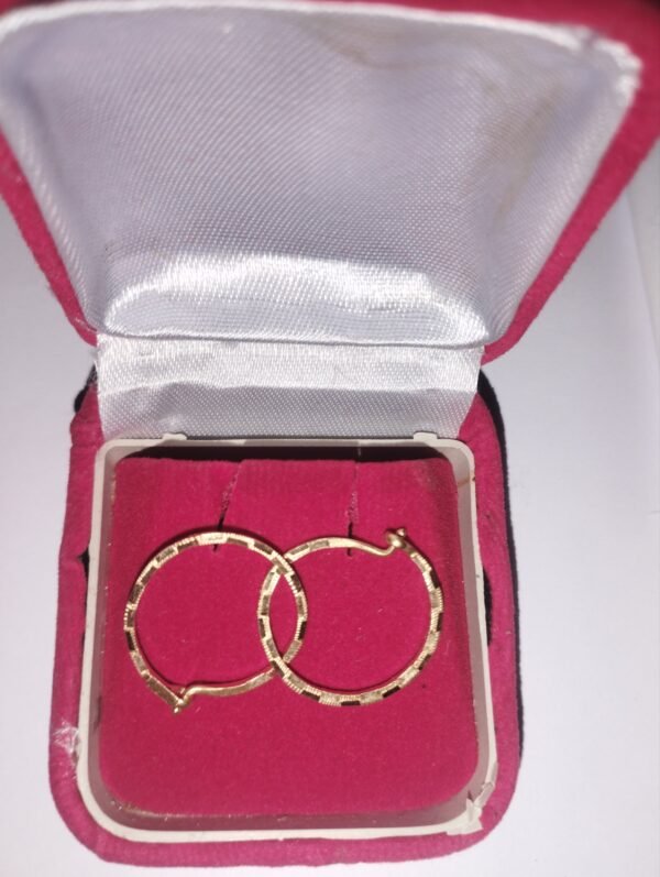 22ct Hallmark gold karnis ring.