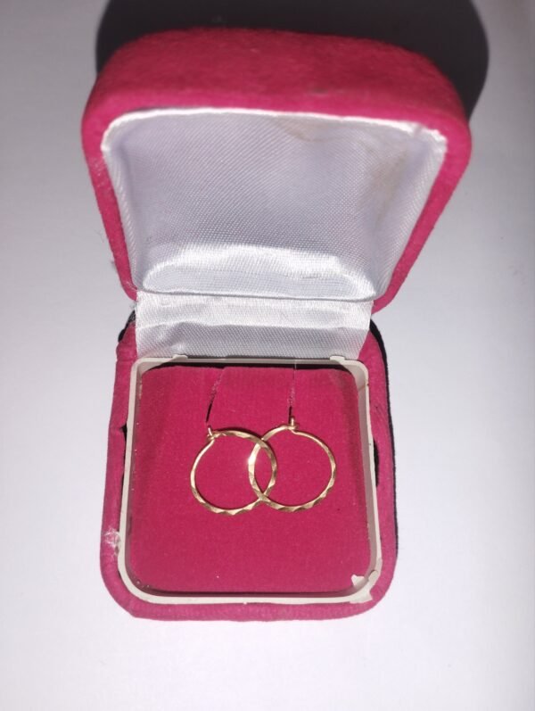 22ct. Hallmark gold bali.