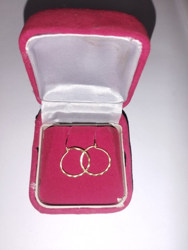 22ct. Hallmark gold bali.