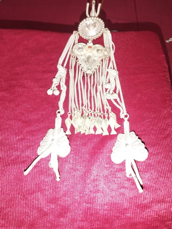 18ct Silver Kanta with Projapoti.