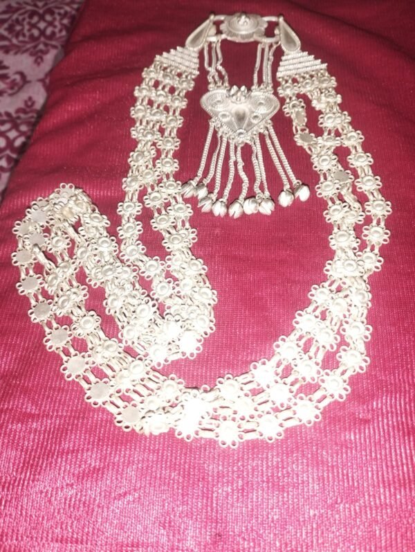 18ct Silver Chandrahar 3 Lor. Holsel and retail. 1 lor, 2 lor and 3 Lor available.